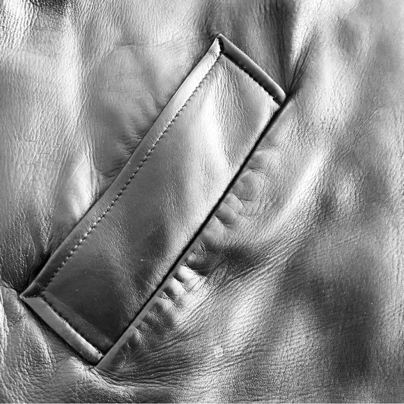 Vintage classic COACH trench coat in black leather - Picture 7 of 9